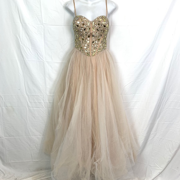 Dave & Johnny Dresses & Skirts - Dave & Johnny Glittering Gold and Cream Gown